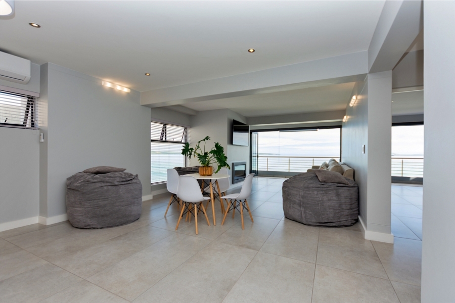 7 Bedroom Property for Sale in Calypso Beach Western Cape